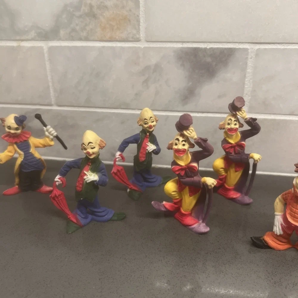 12 Vintage Plastic 2 1/2